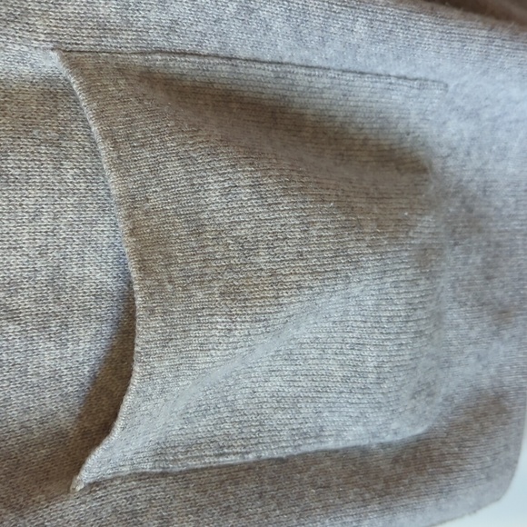 St. John Gray 100% Cashmere Cardigan Sweater Sleeveless Vest - Size Small - Picture 7 of 10